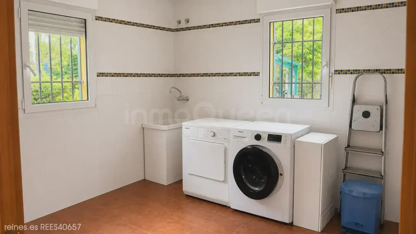 4 bedroom Finca/Country House for sale in Alcorcon with garage - € 1,090,000 (Ref: 9830505)