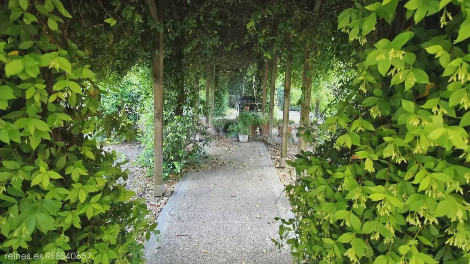 4 bedroom Finca/Country House for sale in Alcorcon with garage - € 1,090,000 (Ref: 9830505)