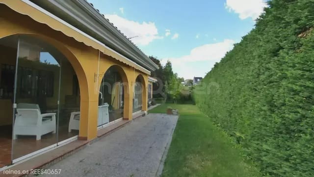 4 bedroom Finca/Country House for sale in Alcorcón with garage - € 1,090,000 (Ref: 9830505)