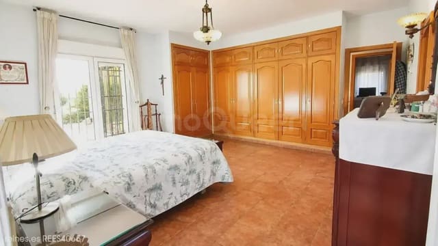 4 sovrum Finca/Hus på landet till salu i Alcorcón med garage - 1 090 000 € (Ref: 9830505)