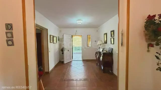 4 bedroom Finca/Country House for sale in Villaviciosa de Odón with garage - € 1,090,000 (Ref: 9830505)