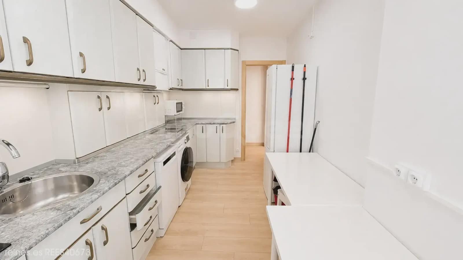 4 bedroom Flat for rent in Zaragoza city - € 1,800 (Ref: 9841058)