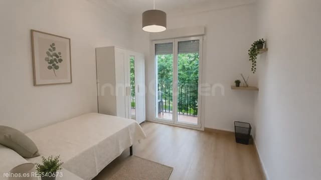 4 bedroom Flat for rent in Zaragoza city - € 1,800 (Ref: 9841058)
