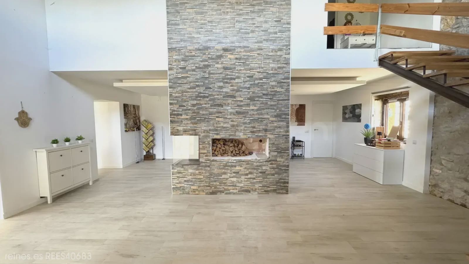 4 bedroom Apartment for sale in Barcena de Cudon with garage - € 410,000 (Ref: 9841221)