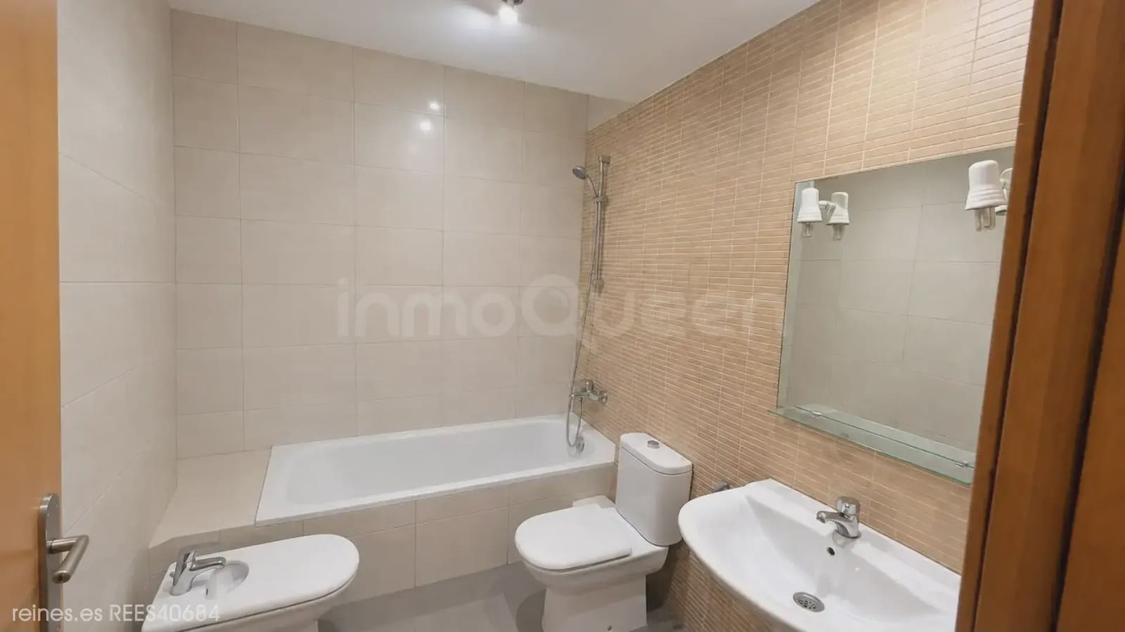 2 bedroom Flat for sale in Villanueva de Gallego - € 185,000 (Ref: 9841430)