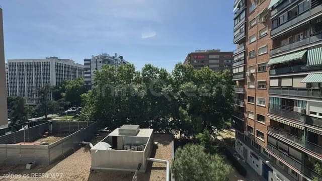 4 soverom Leilighet til salgs i Castillejos, Madrid by - € 975 000 (Ref: 9866203)