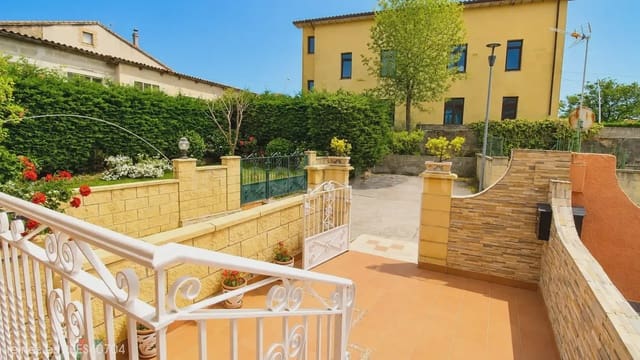 Pareado de 4 habitaciones en Penagos en venta con garaje - 345.000 € (Ref: 9869666)