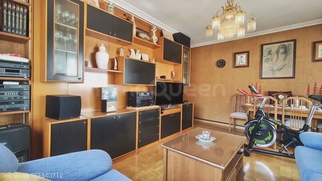 Piso de 3 habitaciones en Mieres en venta con garaje - 149.900 € (Ref: 9875395)