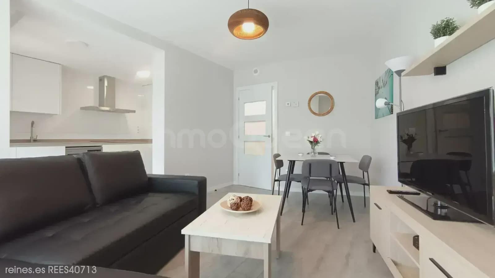 2 slaapkamer Flat te huur in Oviedo met garage - € 1.100 (Ref: 9879893)