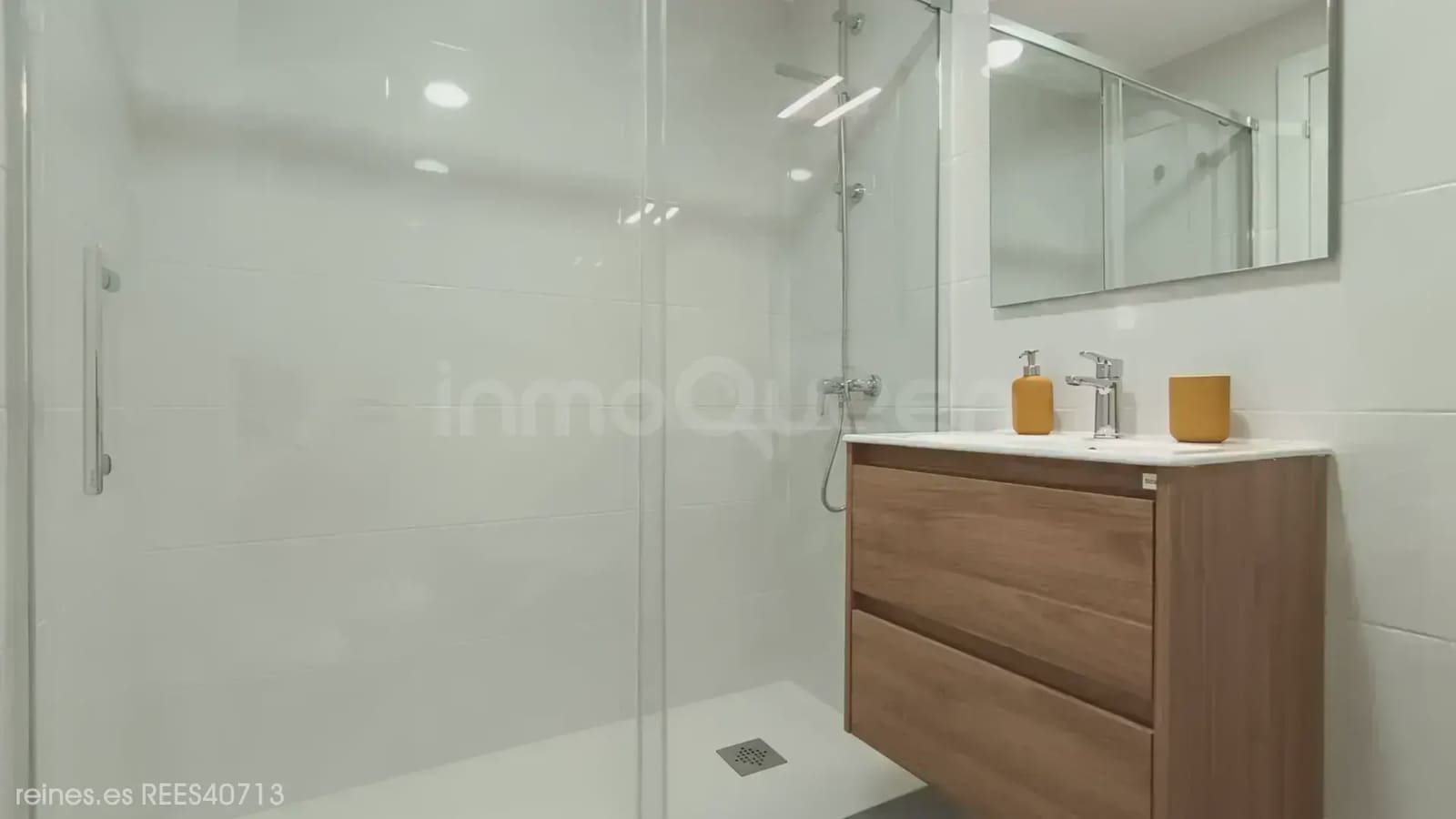 2 slaapkamer Flat te huur in Oviedo met garage - € 1.100 (Ref: 9879893)