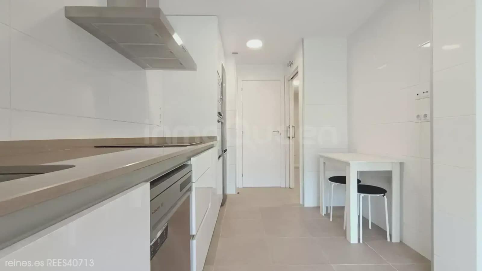 2 slaapkamer Flat te huur in Oviedo met garage - € 1.100 (Ref: 9879893)