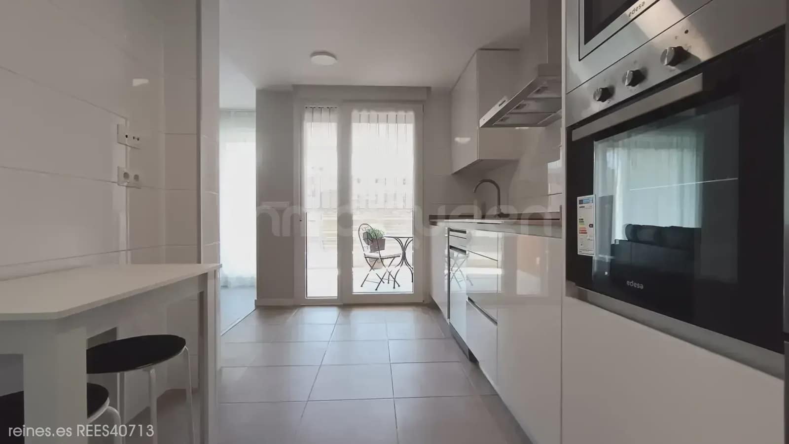 2 slaapkamer Flat te huur in Oviedo met garage - € 1.100 (Ref: 9879893)