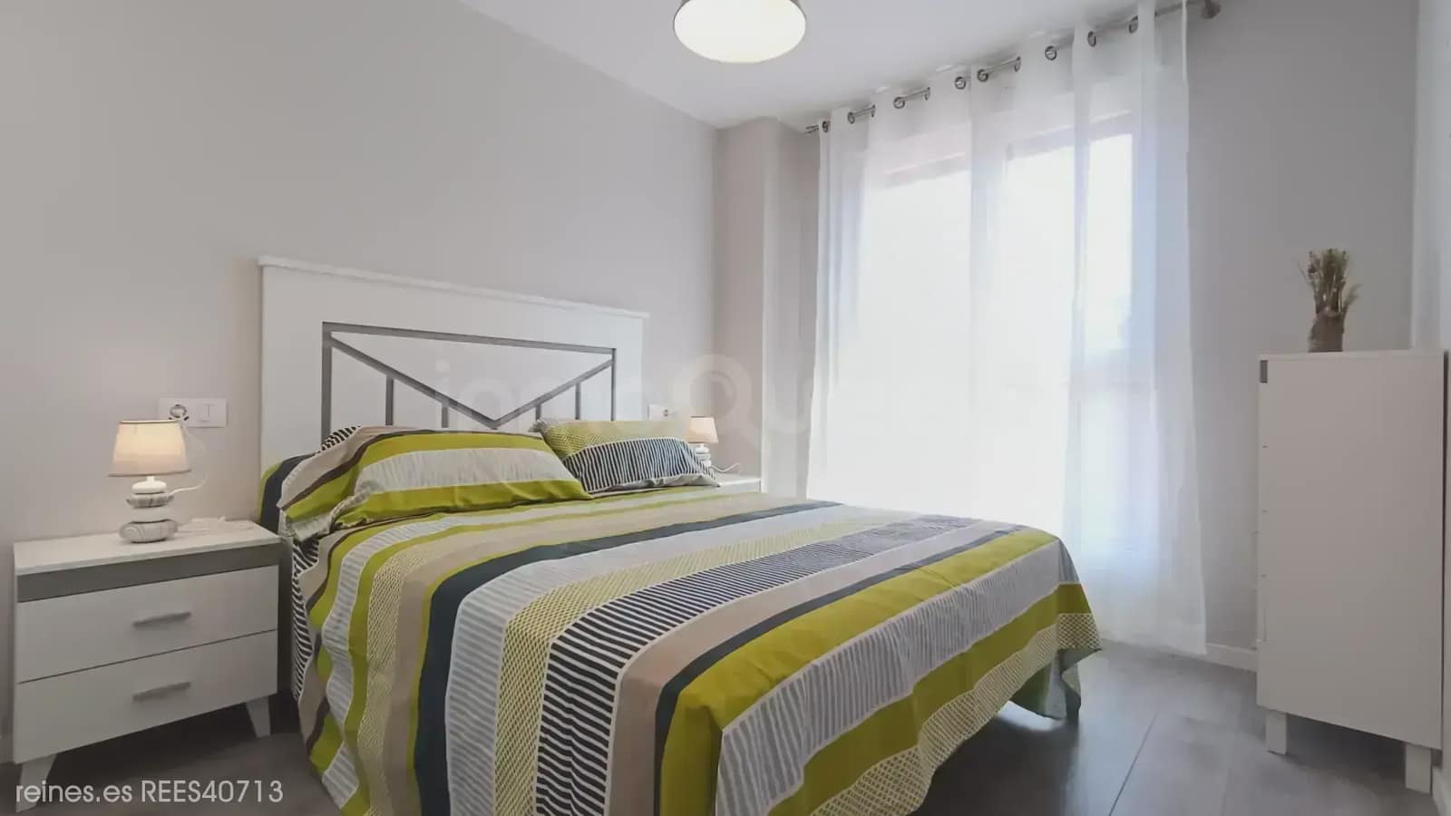 2 slaapkamer Flat te huur in Oviedo met garage - € 1.100 (Ref: 9879893)