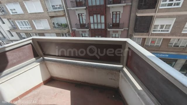 4 soveværelse Lejlighed til salg i Torrelavega - € 295.000 (Ref: 9892978)