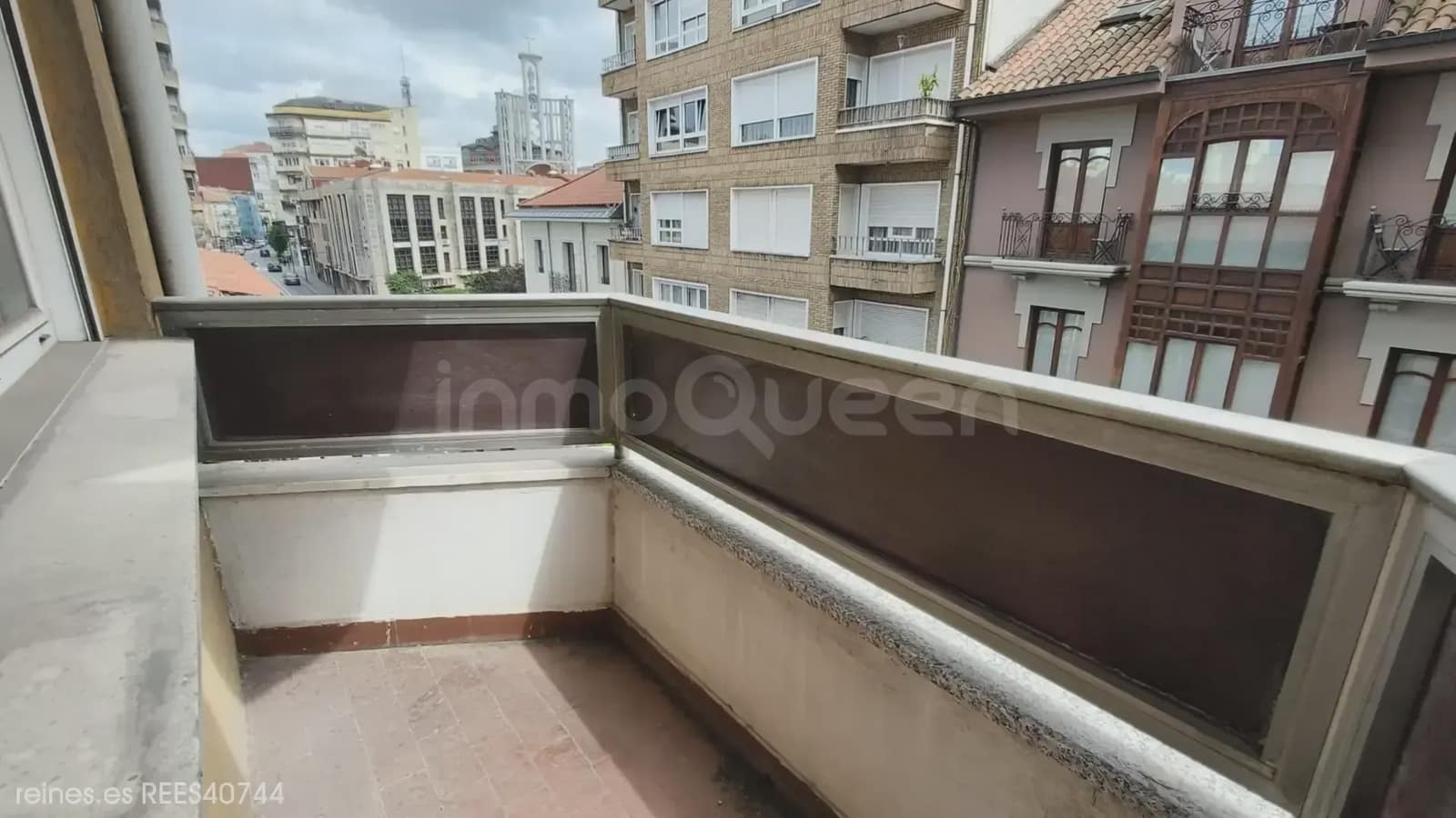4 Zimmer Wohnung zu verkaufen in Torrelavega - 295.000 € (Ref: 9892978)