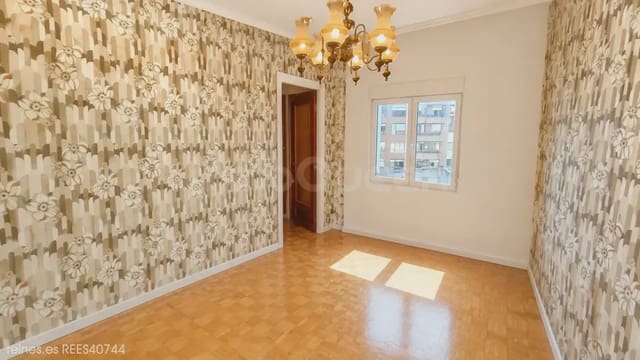 4 Zimmer Wohnung zu verkaufen in Torrelavega - 279.000 € (Ref: 9892978)