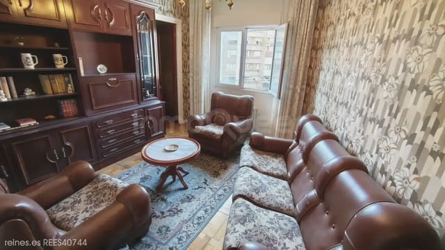 4 Zimmer Wohnung zu verkaufen in Torrelavega - 279.000 € (Ref: 9892978)