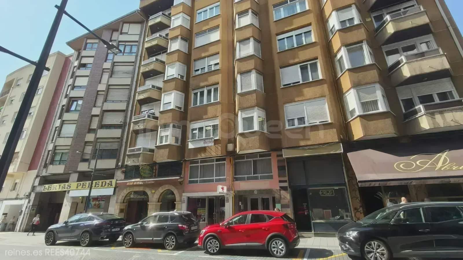 4 Zimmer Wohnung zu verkaufen in Torrelavega - 279.000 € (Ref: 9892978)