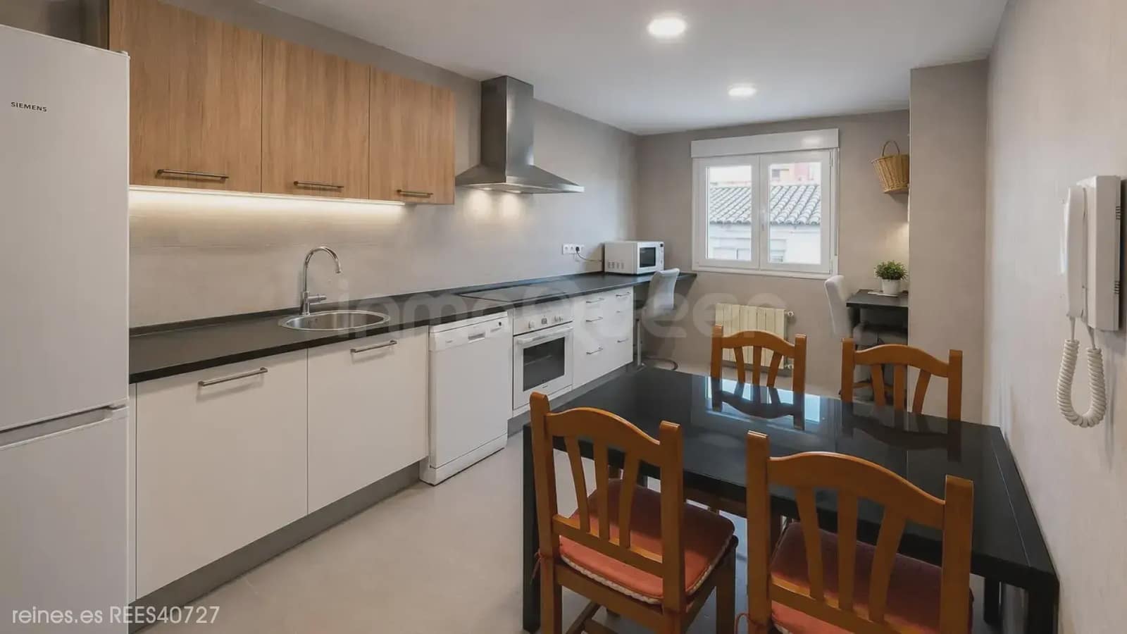 4 quarto Apartamento para arrendar em Saragoca cidade - 1 550 € (Ref: 9892979)