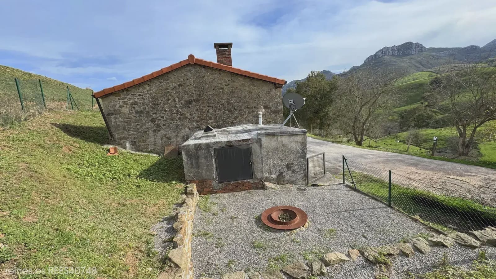 3 bedroom Apartment for sale in Lierganes with garage - € 250,000 (Ref: 9894929)