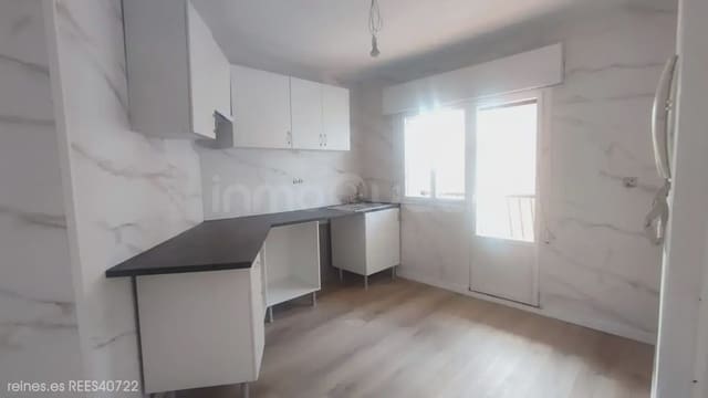 3 bedroom Flat for sale in Grado with garage - € 149,000 (Ref: 9894930)