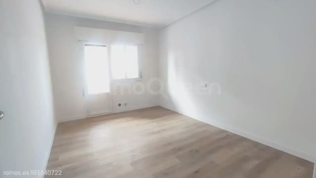 3 bedroom Flat for sale in Grado with garage - € 149,000 (Ref: 9894930)