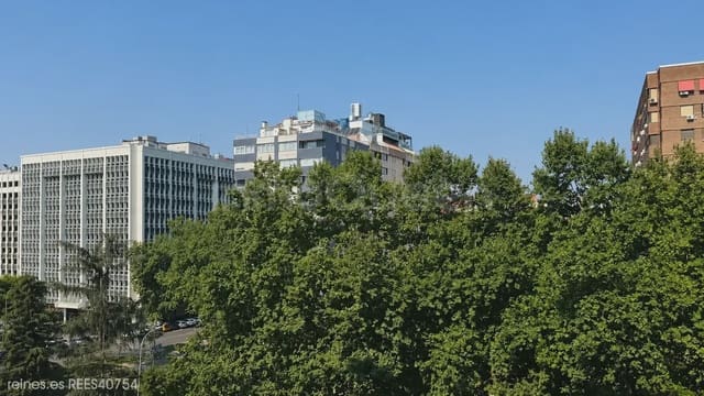 3 soveværelse Lejlighed til salg i Castillejos, Madrid by - € 750.000 (Ref: 9898594)