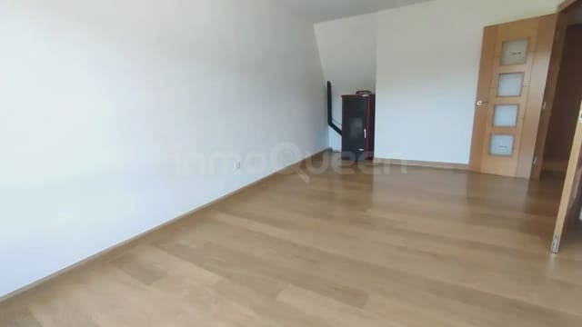 3 slaapkamer Flat te koop in Colombres, Ribadedeva met garage - € 180.000 (Ref: 9902364)