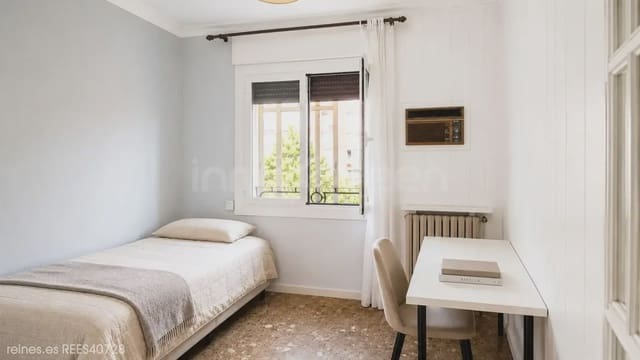 4 bedroom Flat for rent in Zaragoza city - € 1,450 (Ref: 9908829)