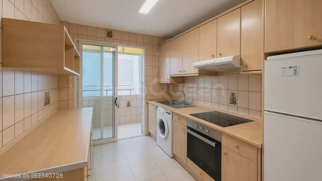 4 bedroom Flat for rent in Zaragoza city - € 1,450 (Ref: 9908829)