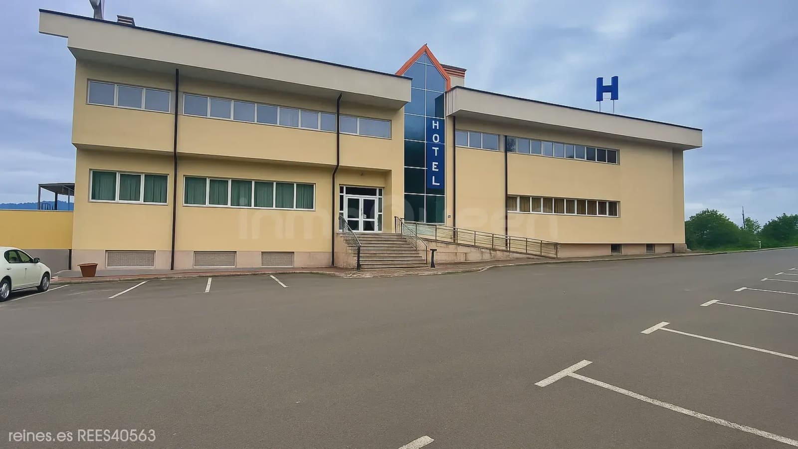 49 sovrum Hotell att hyra i Oviedo med garage - 24 000 € (Ref: 9932405)