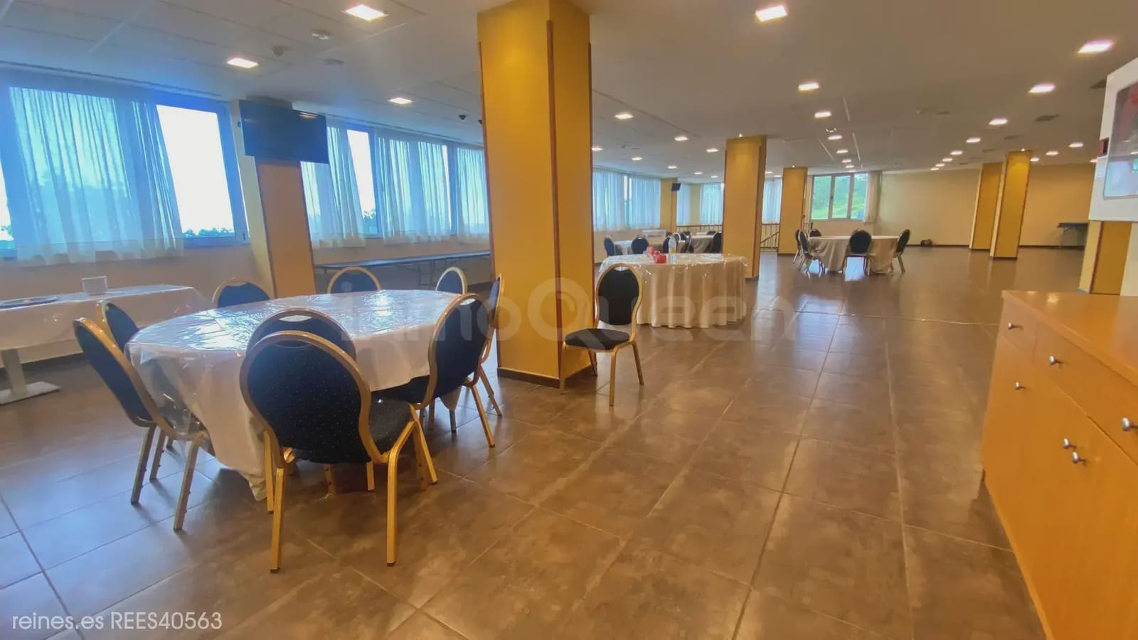 49 sovrum Hotell att hyra i Oviedo med garage - 24 000 € (Ref: 9932405)