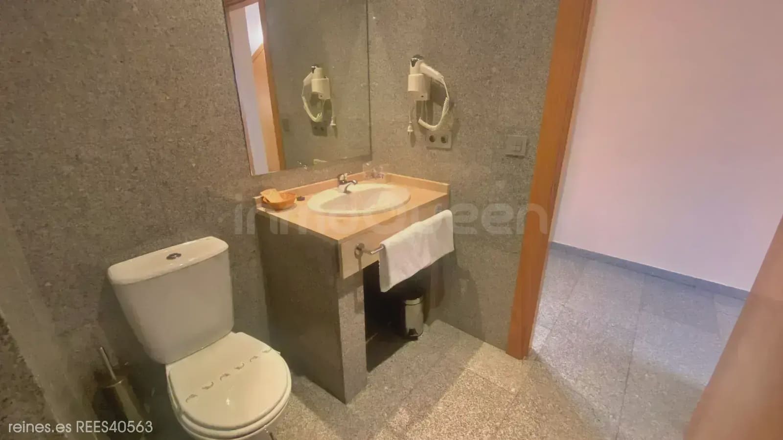 49 sovrum Hotell att hyra i Oviedo med garage - 24 000 € (Ref: 9932405)