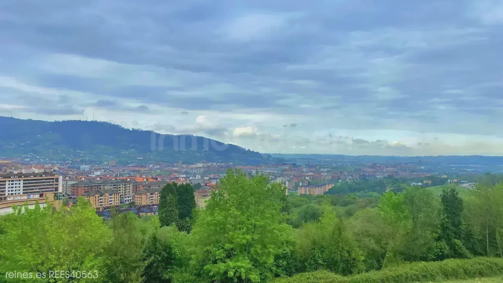 49 sovrum Hotell att hyra i Oviedo med garage - 24 000 € (Ref: 9932405)