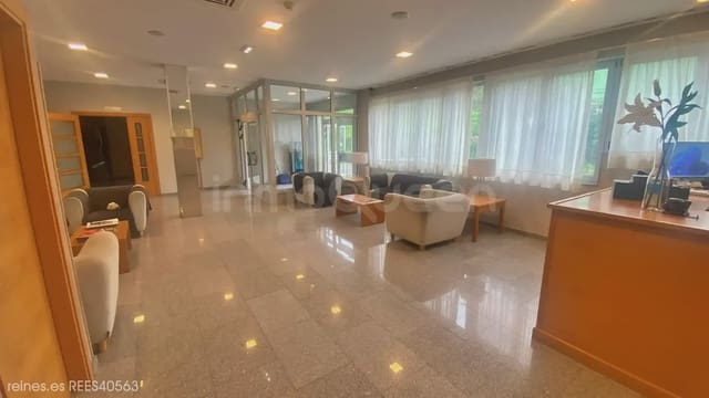 49 quarto Hotel para arrendar em Oviedo - 24 000 € (Ref: 9932405)