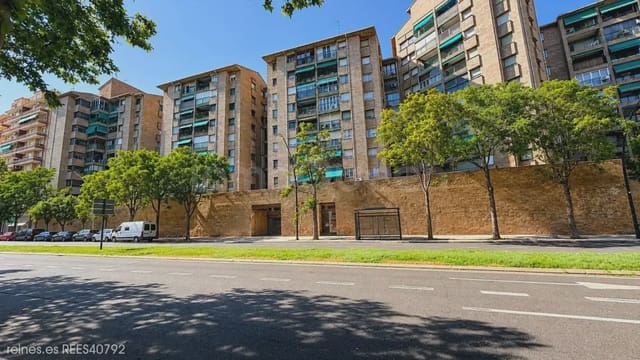2 soverom Leilighet til salgs i Zaragoza by med garasje - € 239 000 (Ref: 9941563)