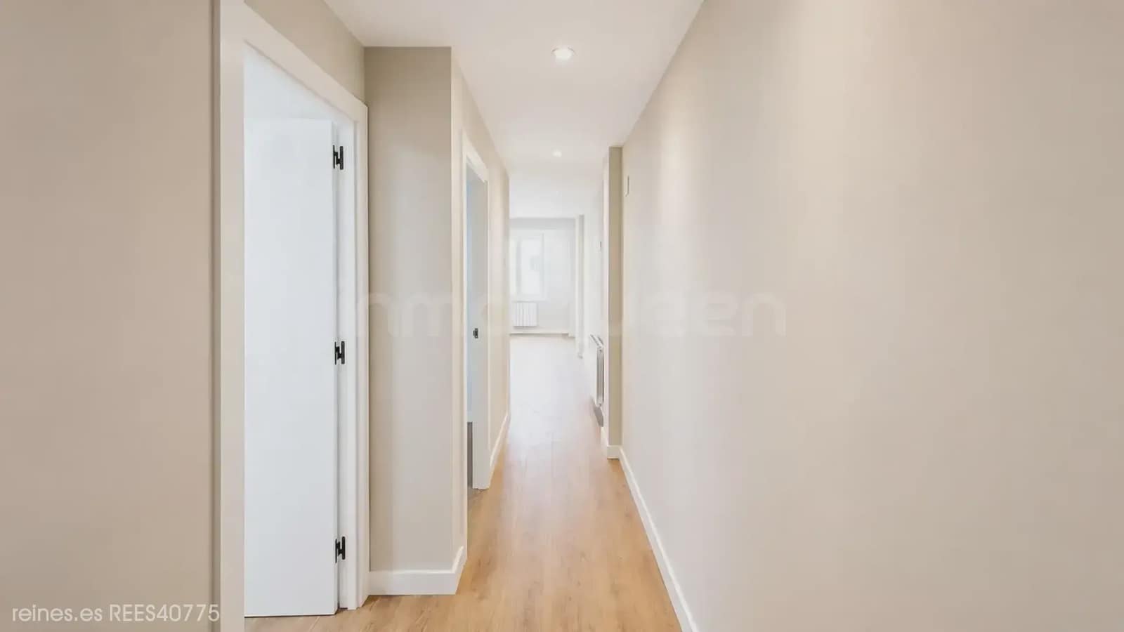 Piso de 3 habitaciones en Zaragoza ciudad en alquiler - 1.600 € (Ref: 9953364)