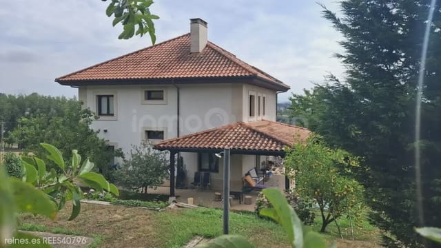 5 soveværelse Lejlighed til salg i Oviedo med garage - € 750.000 (Ref: 9961874)