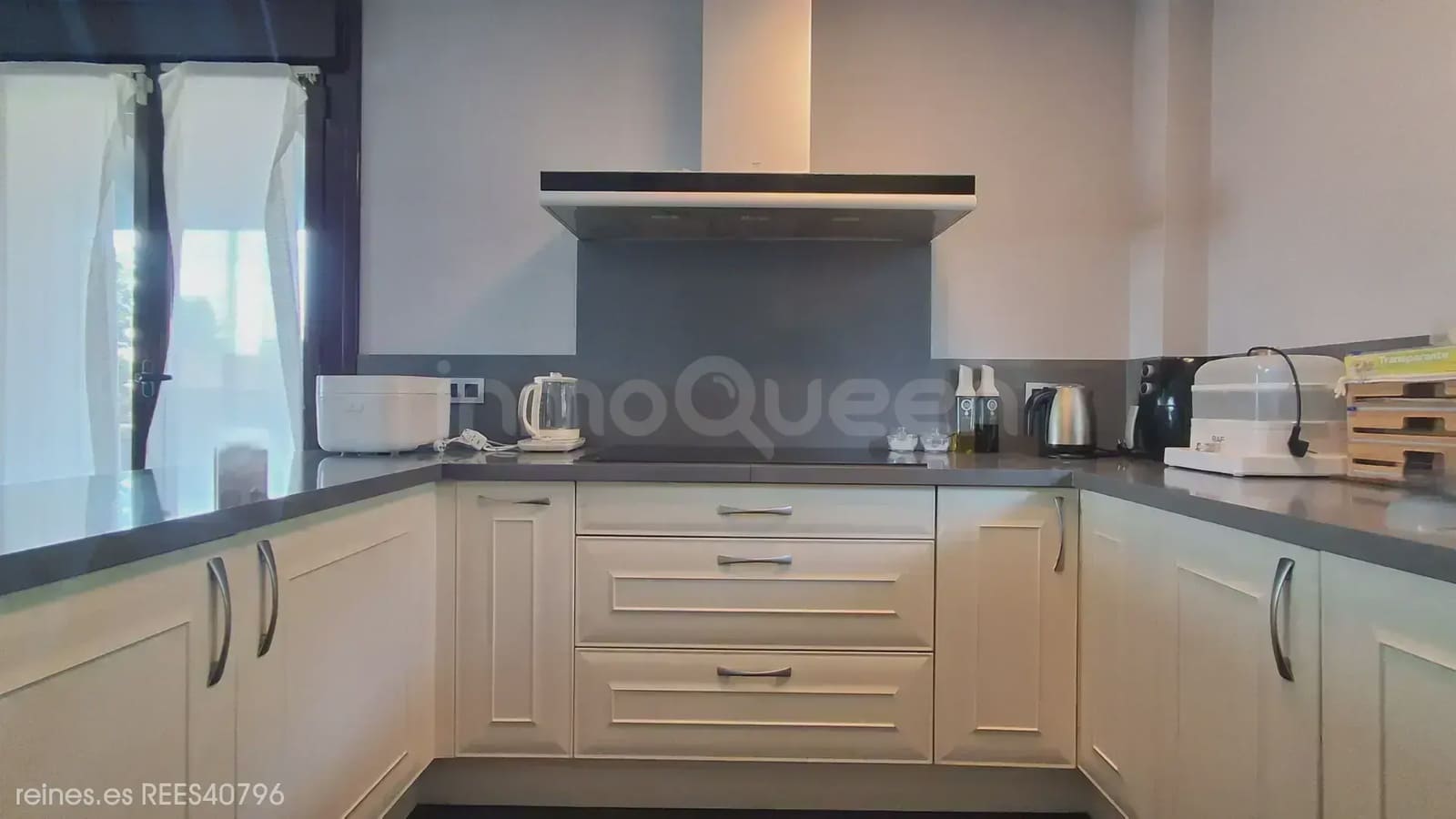 5 bedroom Villa for sale in Oviedo with pool garage - € 650,000 (Ref: 9961874)