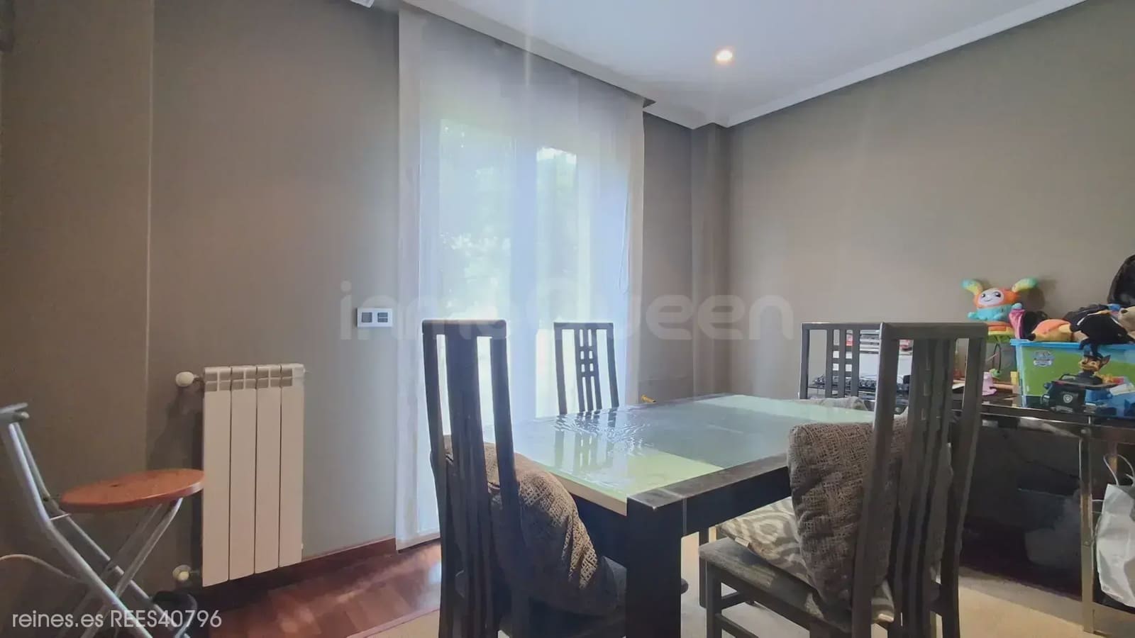5 bedroom Villa for sale in Oviedo with pool garage - € 650,000 (Ref: 9961874)