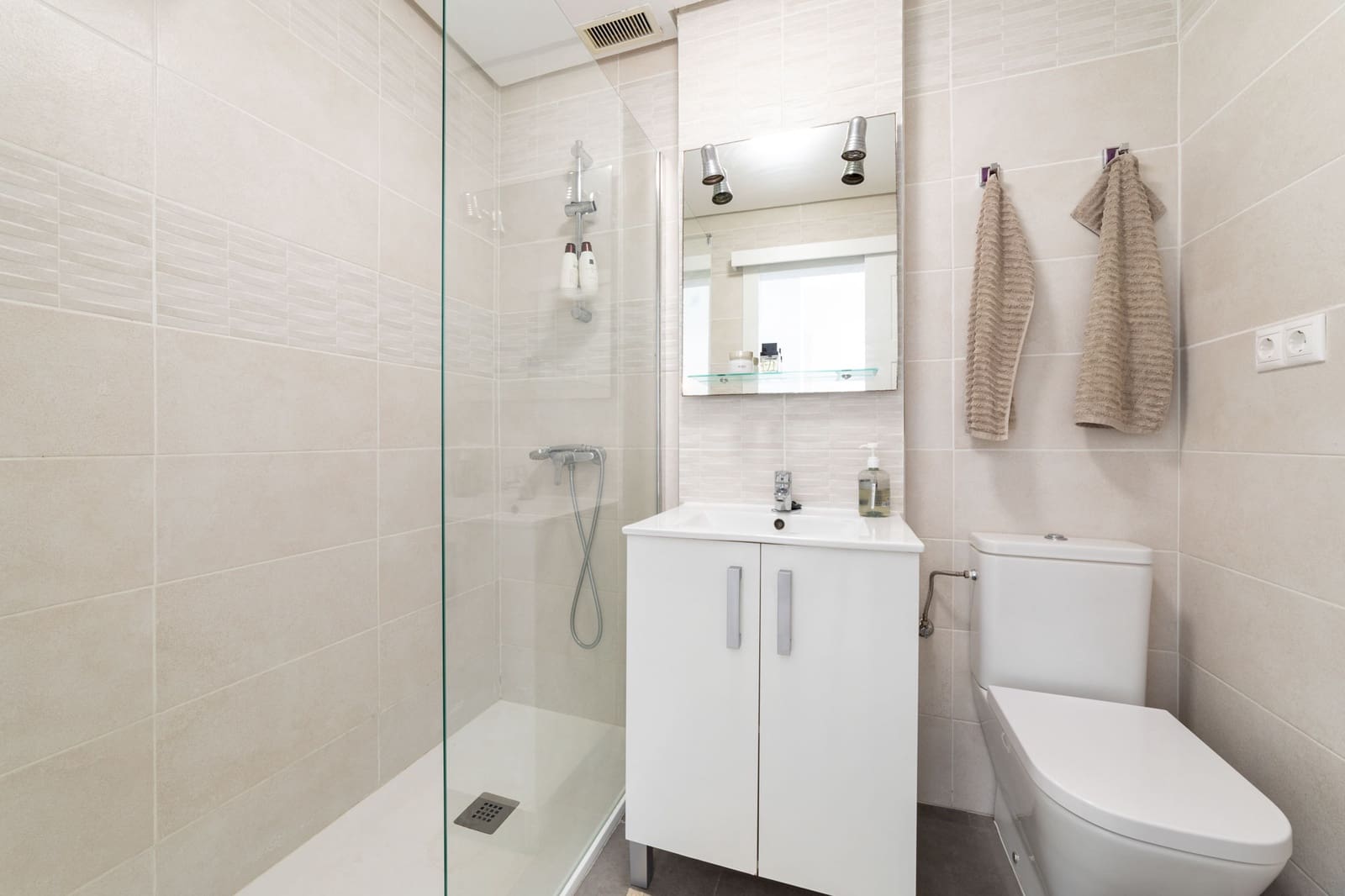 2 chambre Appartement à vendre à Cala Mayor avec piscine garage - 449 000 € (Ref: 9147932)