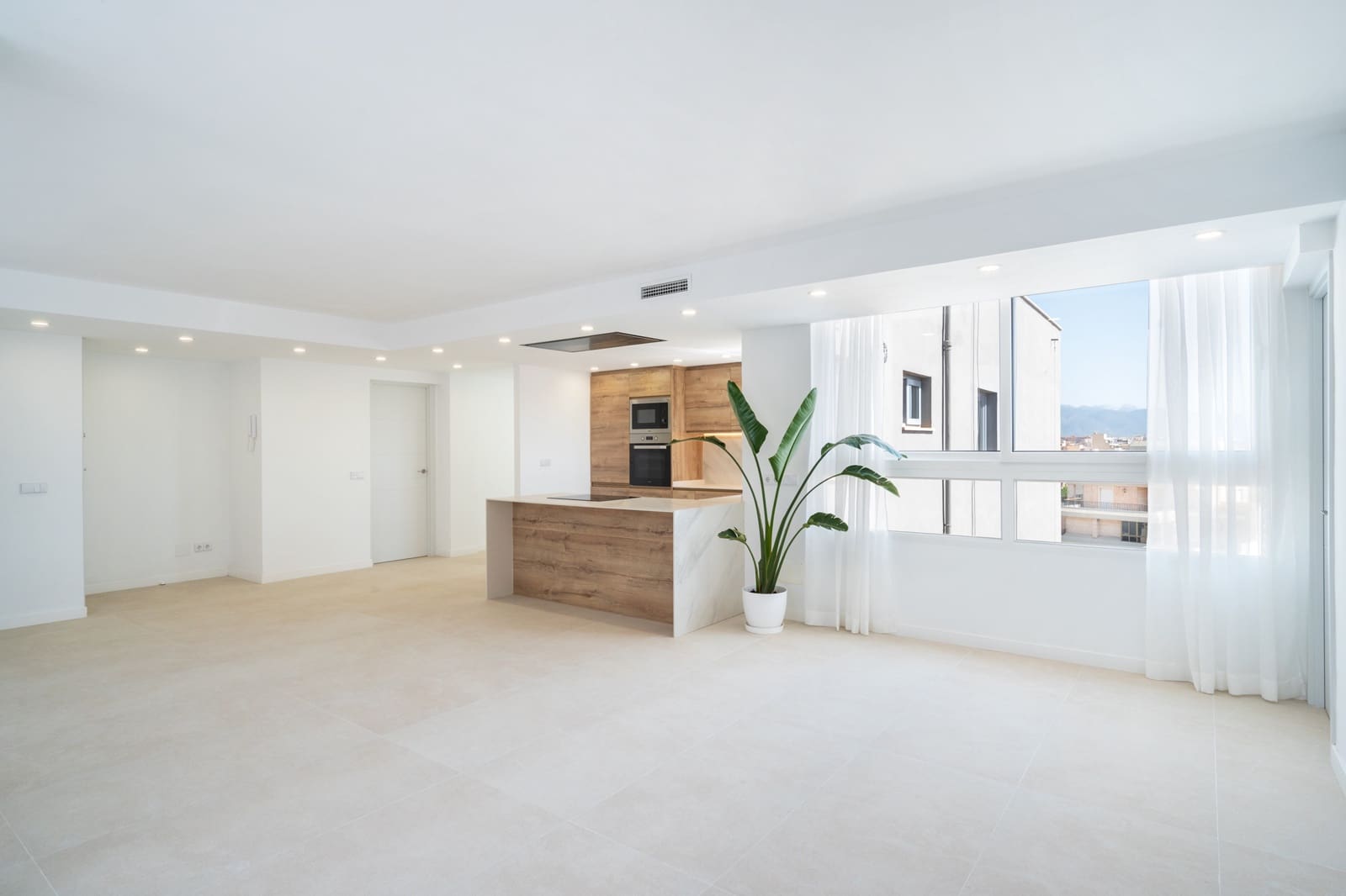 5 bedroom Apartment for rent in Palma de Mallorca with garage - € 3,000 (Ref: 9158242)