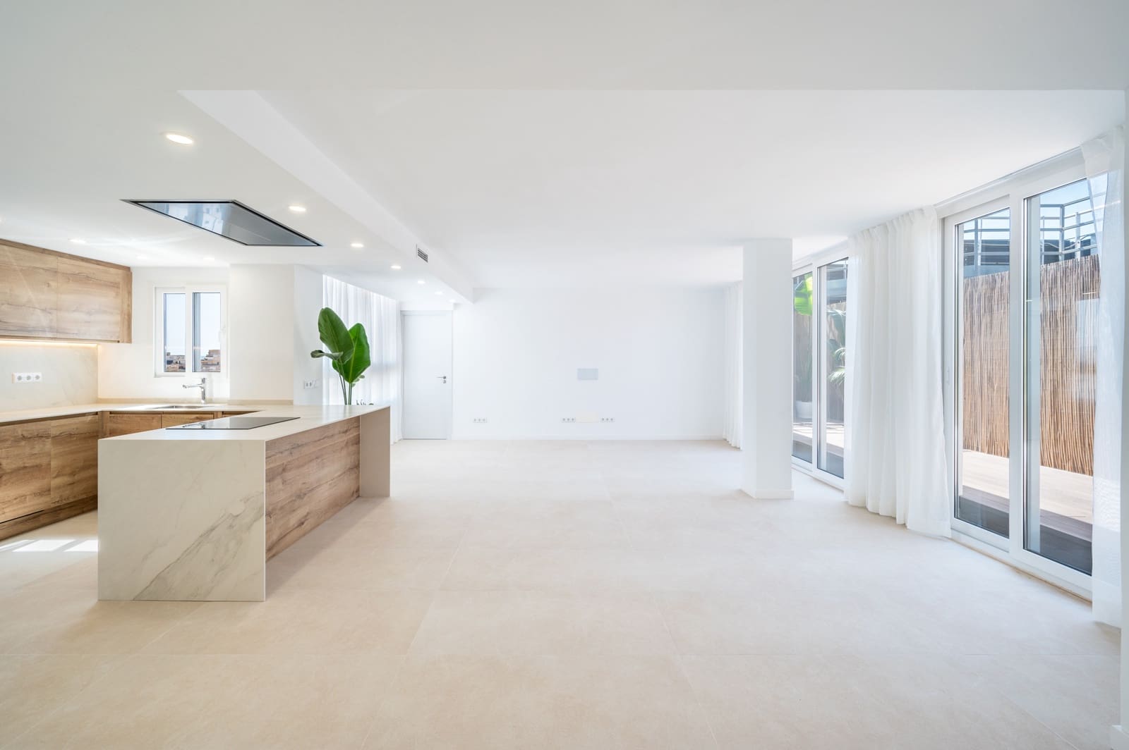 5 bedroom Apartment for rent in Palma de Mallorca with garage - € 3,000 (Ref: 9158242)