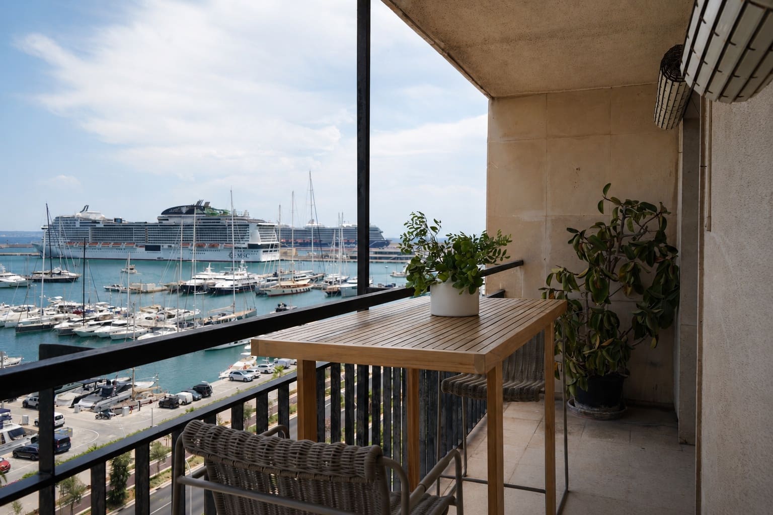 3 bedroom Flat for rent in Palma de Mallorca with garage - € 2,400 (Ref: 9958958)