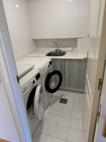 2 makuuhuone Asunto myytävänä paikassa Simancas, Madrid kaupunki mukana uima-altaan 
autotalli - 625 000 € (Ref: 9153615)