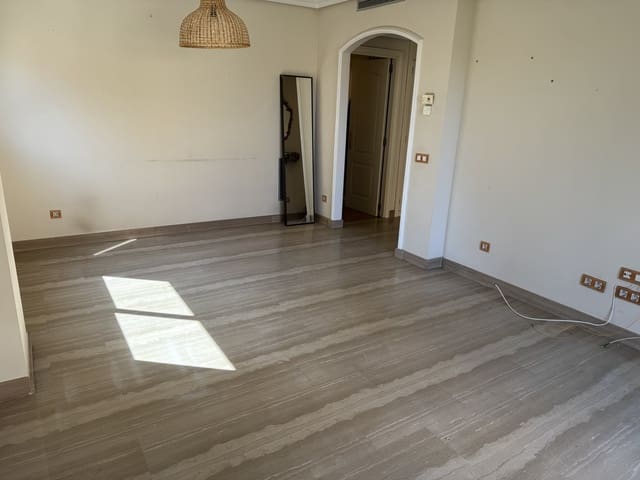 2 makuuhuone Asunto myytävänä paikassa Simancas, Madrid kaupunki mukana uima-altaan 
autotalli - 625 000 € (Ref: 9153615)