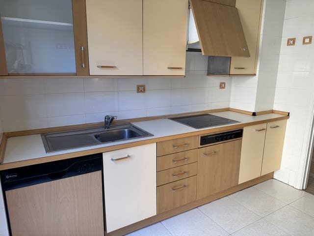 2 makuuhuone Asunto myytävänä paikassa Simancas, Madrid kaupunki mukana uima-altaan 
autotalli - 625 000 € (Ref: 9153615)