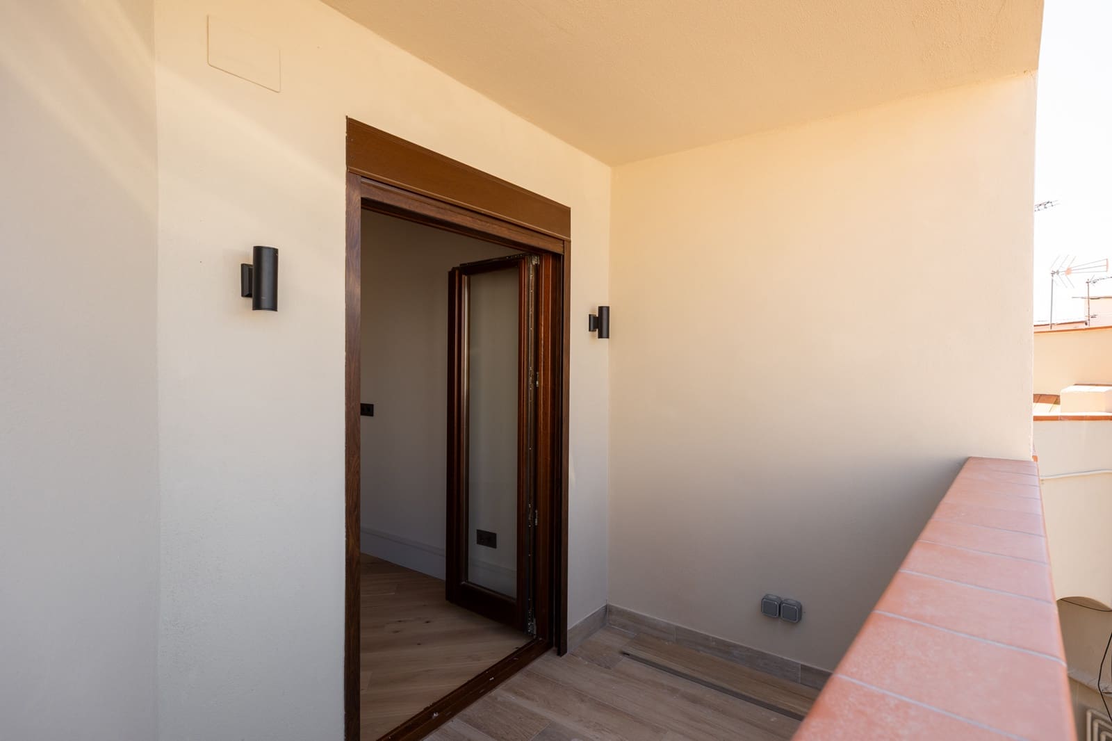 3 bedroom Flat for sale in Barcelona city - € 1,280,000 (Ref: 10024853)