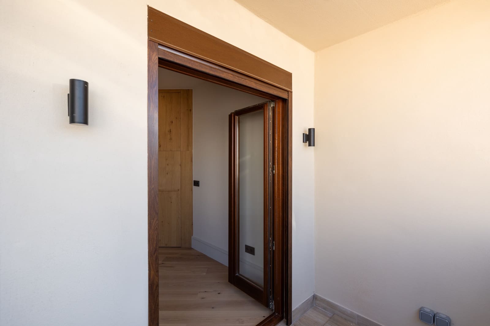 3 bedroom Flat for sale in Barcelona city - € 1,280,000 (Ref: 10024853)