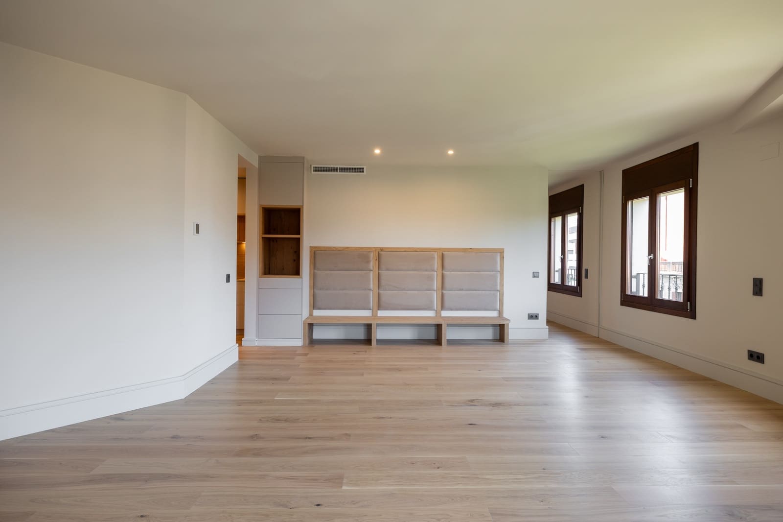 3 bedroom Flat for sale in Barcelona city - € 1,280,000 (Ref: 10024853)